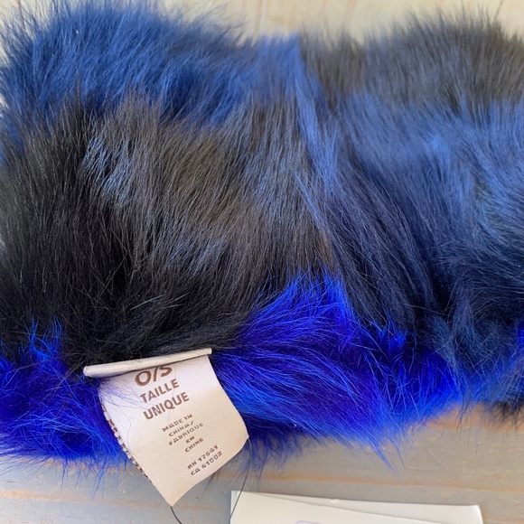 UGG Blue and Black Fur Scarf - Picture 7 of 8